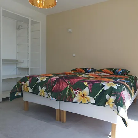 Quarto em Acomodações Particulares Pool Costela *