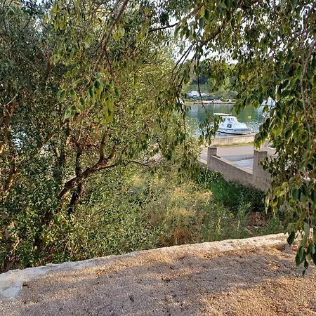 Pool Costela בית אירוח ביליצה